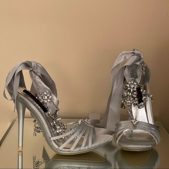 NWOB Silver satin tie up open toe dress heels with rhinestones. - Picture 2 of 5